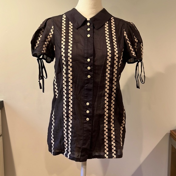 Marc Jacobs Tops - Navy floral Marc Jacobs blouse